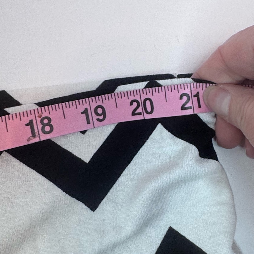Rue21 | Black & White Chevron Maxi Skirt | Size XL - Picture 5 of 9